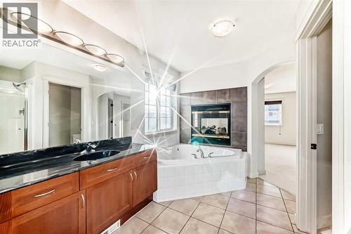1156 Sherwood Boulevard Nw, Calgary, AB - Indoor Photo Showing Bathroom