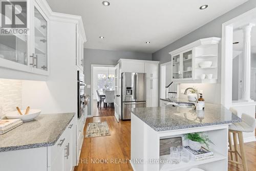 199 Samac Court, Oshawa (Samac), ON - Indoor Photo Showing Kitchen With Upgraded Kitchen