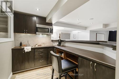 199 Samac Court, Oshawa (Samac), ON - Indoor Photo Showing Kitchen With Upgraded Kitchen