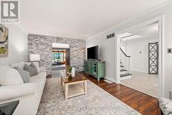 Spacious livingroom. - 
