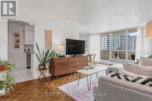 509 - 15 Towering Heights Boulevard, St. Catharines (Glendale/Glenridge), ON - Indoor Photo Showing Living Room