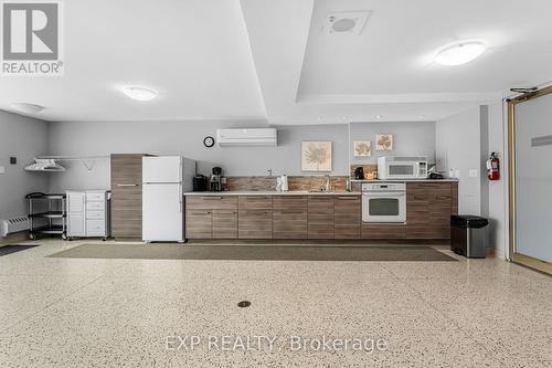 509 - 15 Towering Heights Boulevard, St. Catharines (Glendale/Glenridge), ON - Indoor Photo Showing Kitchen