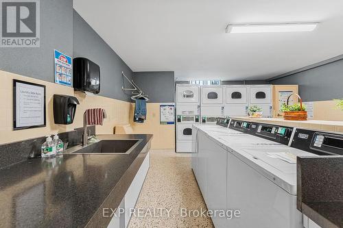 509 - 15 Towering Heights Boulevard, St. Catharines (Glendale/Glenridge), ON - Indoor Photo Showing Kitchen