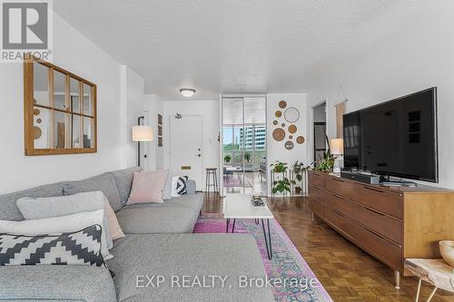 509 - 15 Towering Heights Boulevard, St. Catharines (Glendale/Glenridge), ON - Indoor Photo Showing Living Room