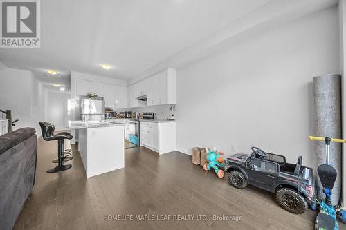 32 Camino Real Drive, Caledon, ON - Indoor Photo Showing Kitchen