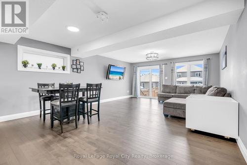 181 Halls Drive, Centre Wellington (Elora/Salem), ON - Indoor Photo Showing Living Room
