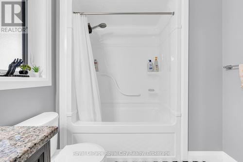 181 Halls Drive, Centre Wellington (Elora/Salem), ON - Indoor Photo Showing Bathroom