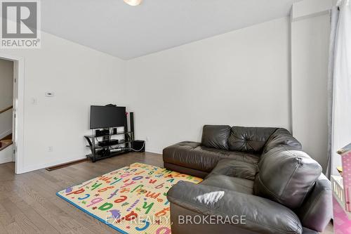 73 Oakmont Drive, Loyalist (Bath), ON - Indoor Photo Showing Living Room