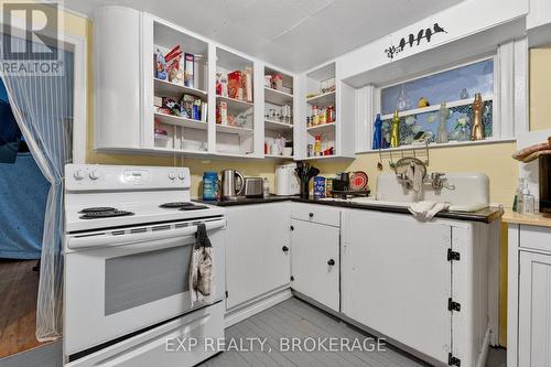 212 Rideau Street, Kingston (East Of Sir John A. Blvd), ON - Indoor