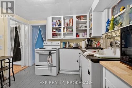 212 Rideau Street, Kingston (East Of Sir John A. Blvd), ON - Indoor