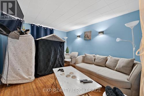 212 Rideau Street, Kingston (East Of Sir John A. Blvd), ON - Indoor