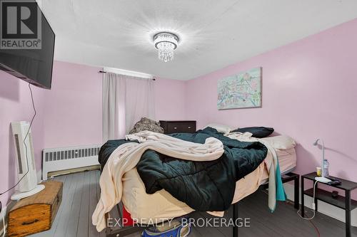 212 Rideau Street, Kingston (East Of Sir John A. Blvd), ON - Indoor Photo Showing Bedroom