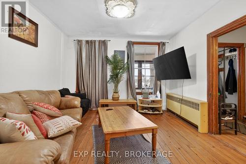 212 Rideau Street, Kingston (East Of Sir John A. Blvd), ON - Indoor Photo Showing Living Room