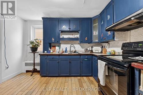 212 Rideau Street, Kingston (East Of Sir John A. Blvd), ON - Indoor Photo Showing Kitchen With Double Sink