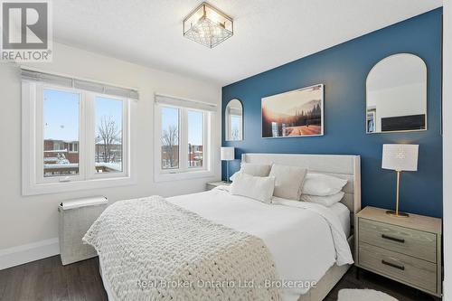 406 - 4140 Foxwood Drive, Burlington (Tansley), ON - Indoor Photo Showing Bedroom