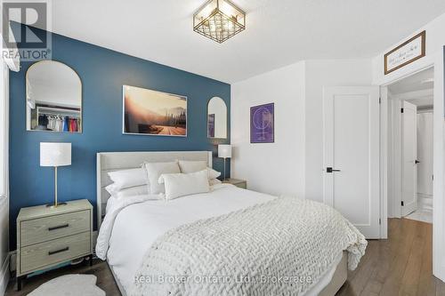 406 - 4140 Foxwood Drive, Burlington (Tansley), ON - Indoor Photo Showing Bedroom