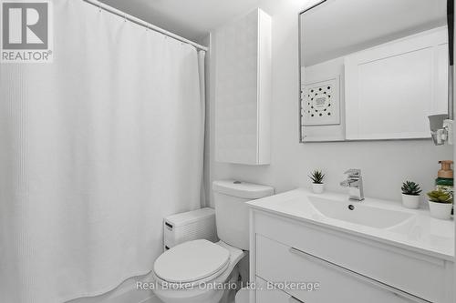 406 - 4140 Foxwood Drive, Burlington (Tansley), ON - Indoor Photo Showing Bathroom