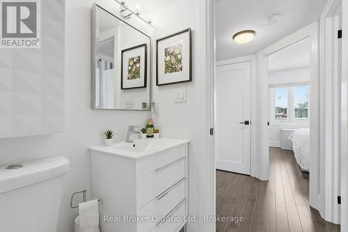 406 - 4140 Foxwood Drive, Burlington (Tansley), ON - Indoor Photo Showing Bathroom