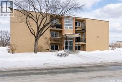 8 2620 5TH STREET N  Regina, SK S4R 5E5