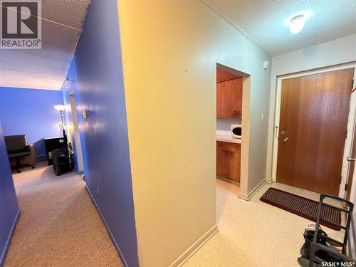 8 2620 5Th Avenue N, Regina, SK - Indoor