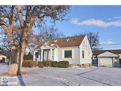 911 FRONT Road  Lasalle, ON N9J 2A5