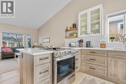 6 Easterbrook Place Se, Airdrie, AB - Indoor Photo Showing Kitchen