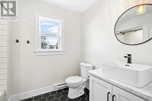 9 Stephen Place, St. John'S, NL - Indoor Photo Showing Bathroom