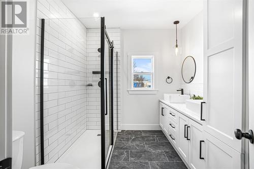 9 Stephen Place, St. John'S, NL - Indoor Photo Showing Bathroom