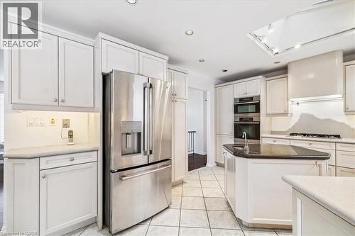 25 Bannisdale Way, Hamilton, ON - Indoor Photo Showing Kitchen With Upgraded Kitchen