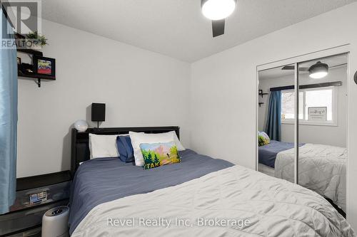 206 - 1 Georgian Bay Avenue, Parry Sound, ON - Indoor Photo Showing Bedroom