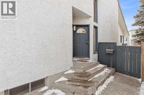 124 Edgebrook Road Nw, Calgary, AB - Outdoor