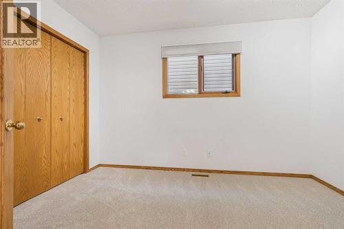 124 Edgebrook Road Nw, Calgary, AB - Indoor Photo Showing Other Room