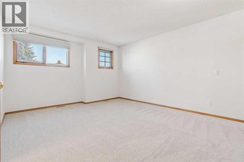 124 Edgebrook Road Nw, Calgary, AB - Indoor Photo Showing Other Room