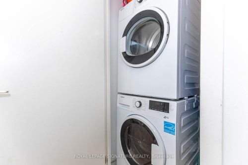 513-1195 The Queensway N/A, Toronto, ON - Indoor Photo Showing Laundry Room