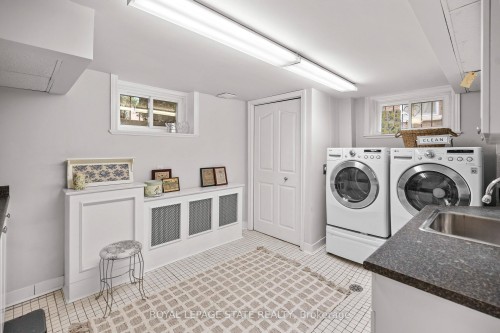 247 Macnab Street S, Hamilton, ON - Indoor Photo Showing Laundry Room