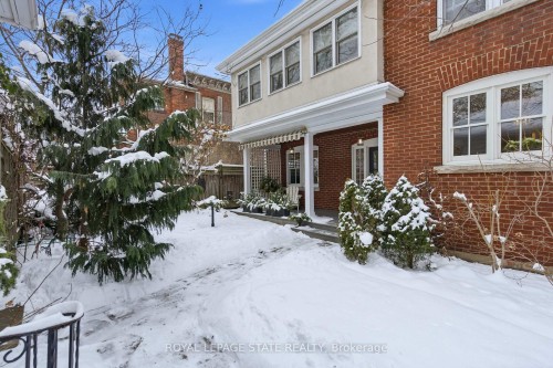 247 Macnab Street S, Hamilton, ON - Outdoor