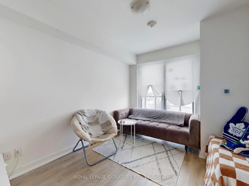 602-2033 Kennedy Road, Toronto, ON - Indoor Photo Showing Living Room