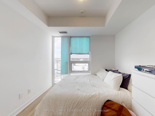602-2033 Kennedy Road, Toronto, ON - Indoor Photo Showing Bedroom