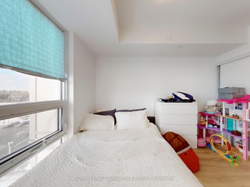 602-2033 Kennedy Road, Toronto, ON - Indoor Photo Showing Bedroom