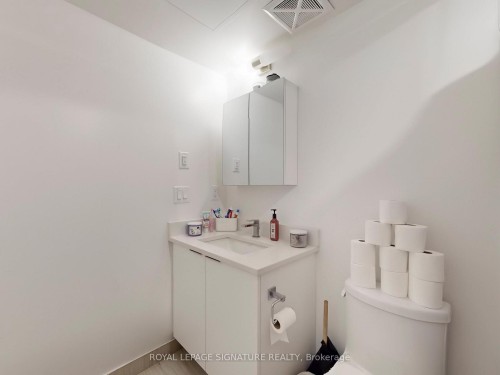 602-2033 Kennedy Road, Toronto, ON - Indoor Photo Showing Bathroom