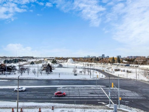 602-2033 Kennedy Road, Toronto, ON - Outdoor With View