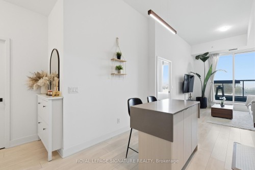 214-2489 Taunton Road, Oakville, ON - Indoor