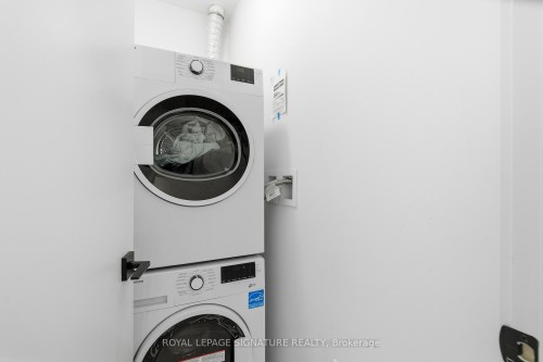 214-2489 Taunton Road, Oakville, ON - Indoor Photo Showing Laundry Room
