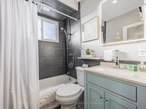 706 Annland Street, Pickering, ON - Indoor Photo Showing Bathroom
