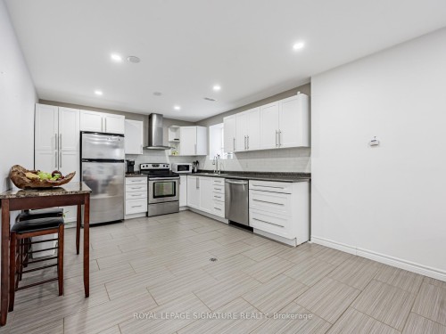 706 Annland Street, Pickering, ON - Indoor Photo Showing Kitchen