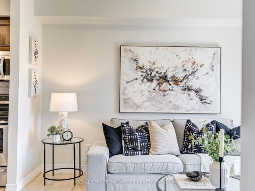 205-886 Golf Links Road, Hamilton, ON - Indoor