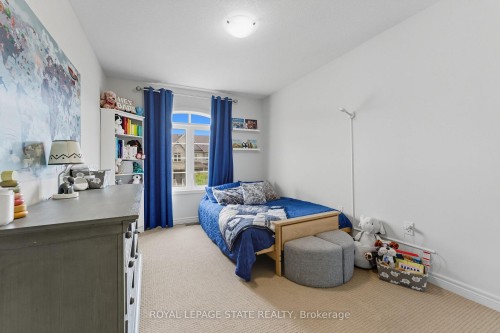 71 Bradbury Road, Hamilton, ON - Indoor Photo Showing Bedroom
