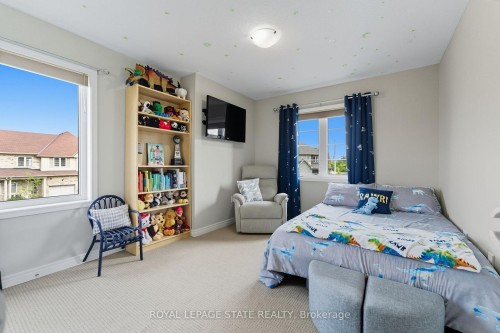 71 Bradbury Road, Hamilton, ON - Indoor Photo Showing Bedroom