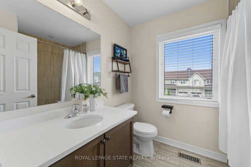 71 Bradbury Road, Hamilton, ON - Indoor Photo Showing Bathroom