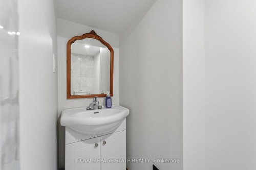 71 Bradbury Road, Hamilton, ON - Indoor Photo Showing Bathroom